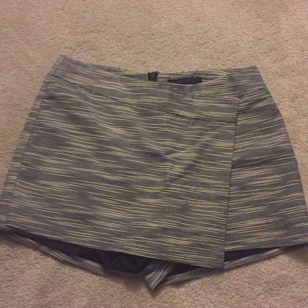 Aryn k skort.